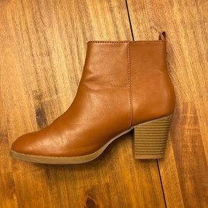 Old Navy Brown Leather Booties Size 8